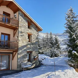 https://chalet-coquelicot-confort-cosy-au-coeur-du-village-de.hotels-rhonealpes.com